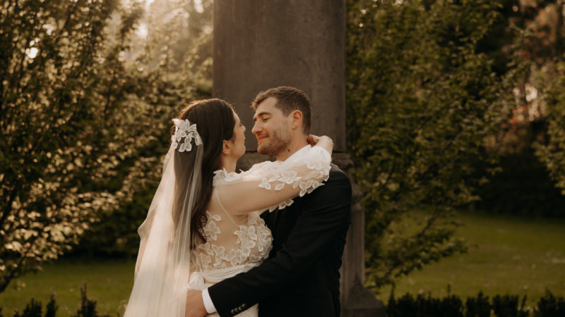 Un mariage coloré et festif au Château de Morbecque