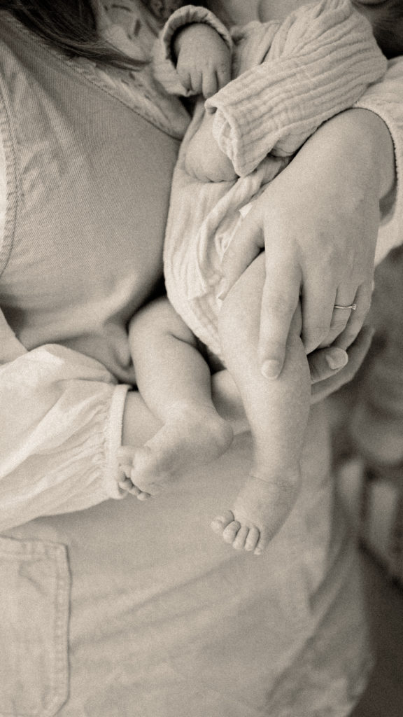 Famille photographiée par un photographe professionnel à Lille à domicile