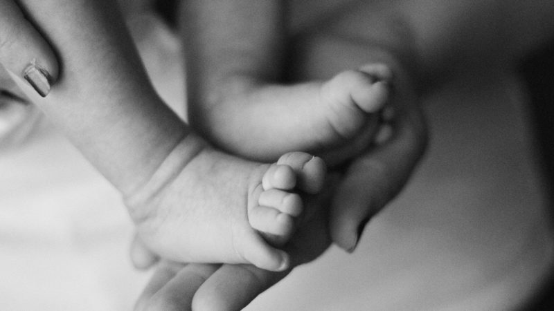 Photo allaitement naissance bébé photographe lille photographe nord séance photo nouveau né séance photo naissance