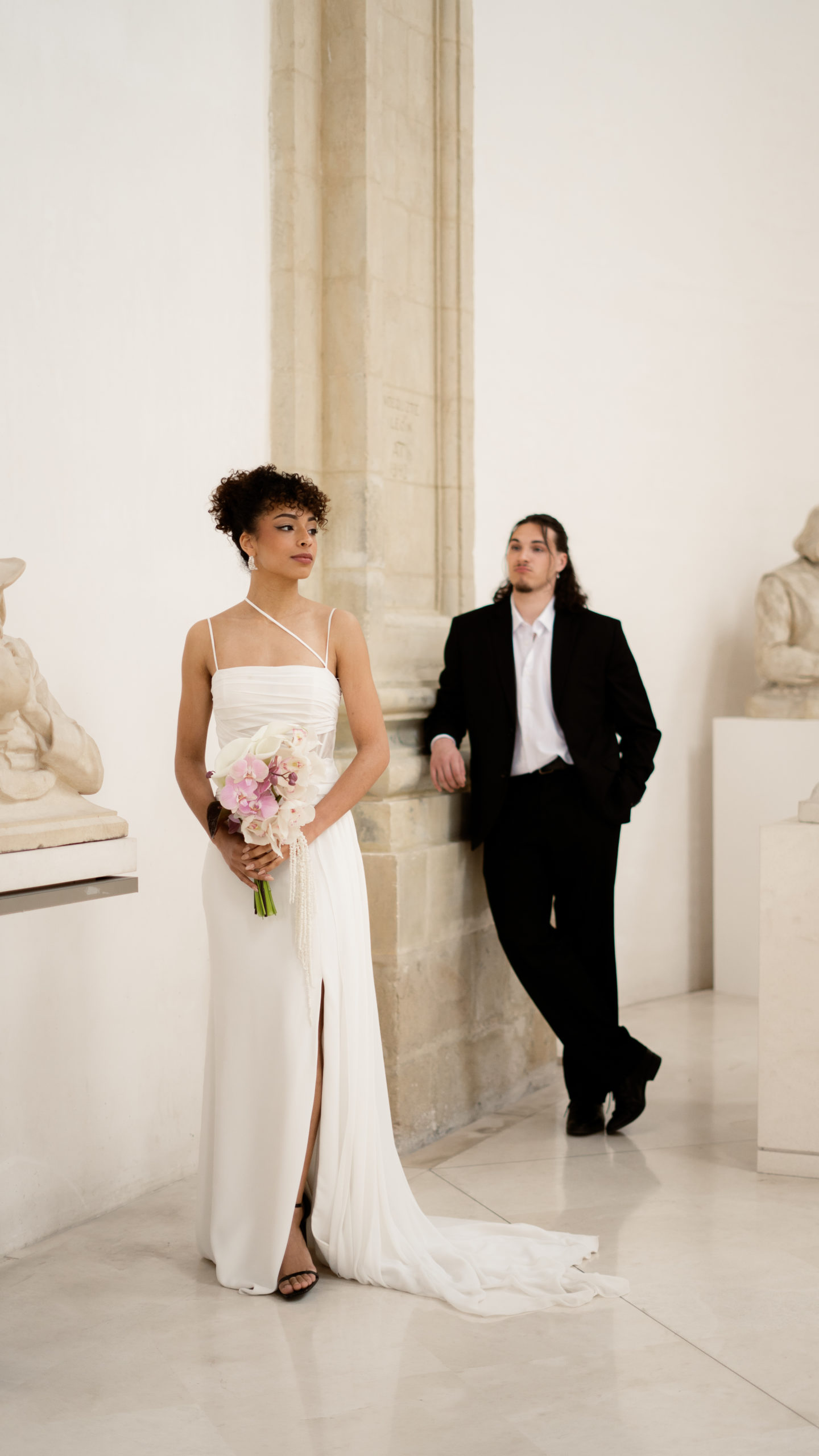 shooting inspiration mariage musee mariage elegant minimaliste maries