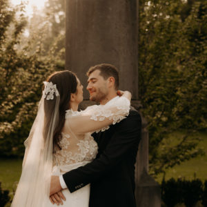 Un mariage coloré et festif au Château de Morbecque