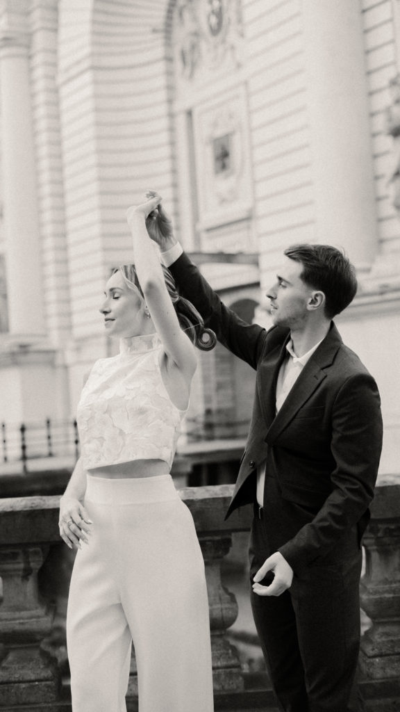 photographe-mariage-civil-couple-photo-shooting-urbain-moderne-poetique-lille
